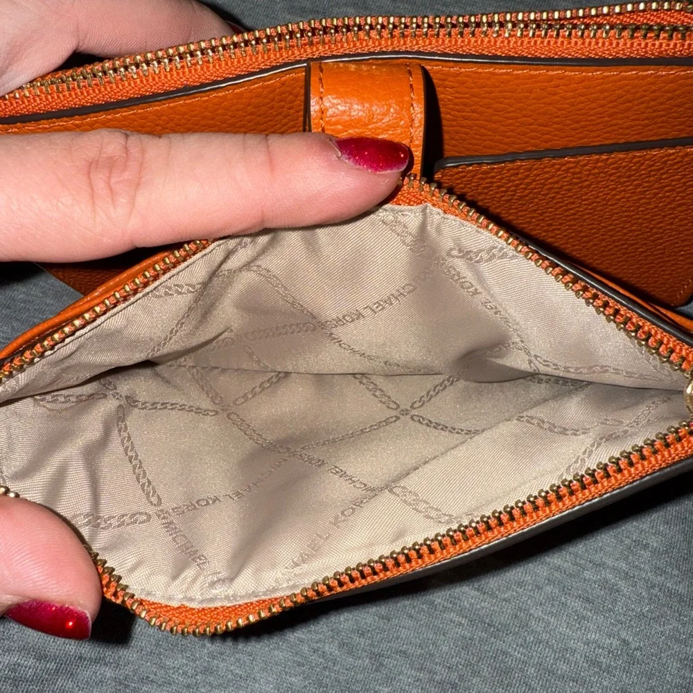 Michael Kors Wallet - Picture 5 of 6